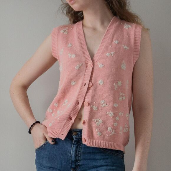 Cricket Lane Sweaters - Vintage 90s Pink Cottage Coquette Floral Embroidered Knit Women's Sweater Vest